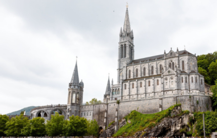 Un pèlerinage pour la prévention du suicide à Lourdes